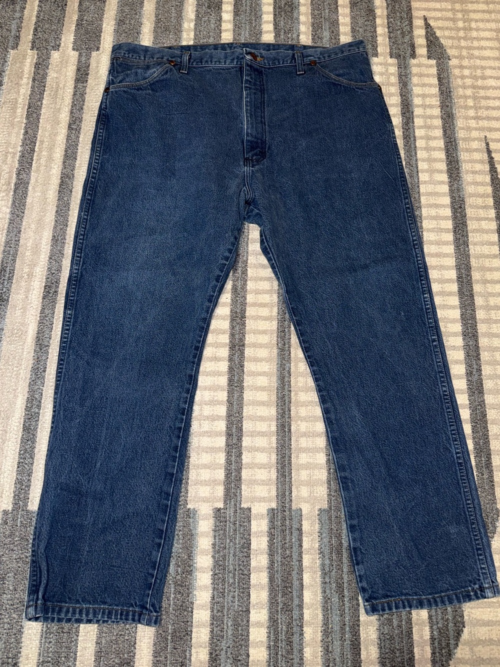Wrangler Classic Men’s Dark Blue Jeans - Timeless Straight Fit Sz 42x30 Retro